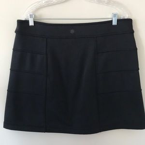 Athleta Skirt in Black w/ Zipper Pocket Sz XL